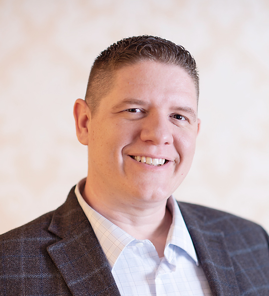 Spencerheadshot6 Crop